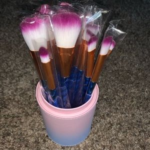 BRAND NEW Mermaid 🧜🏻‍♀️ Make Up Brush Set & Case